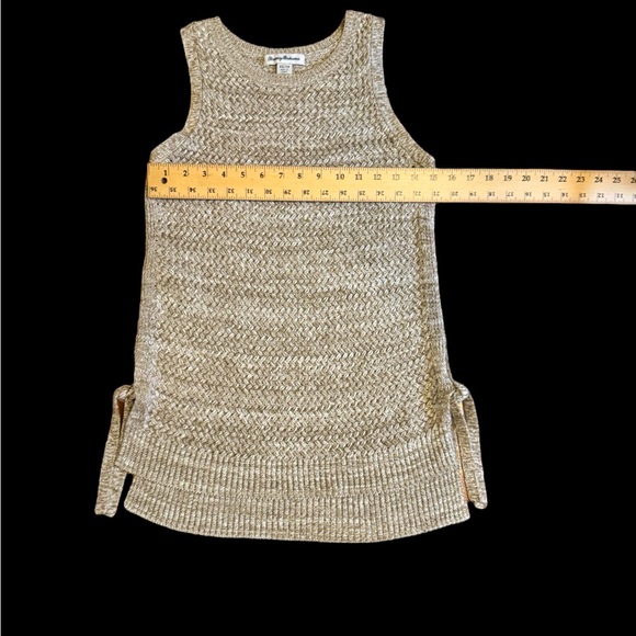 Tommy Bahama Top - Picture 7 of 8